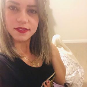 Meet your Posher, Pamela